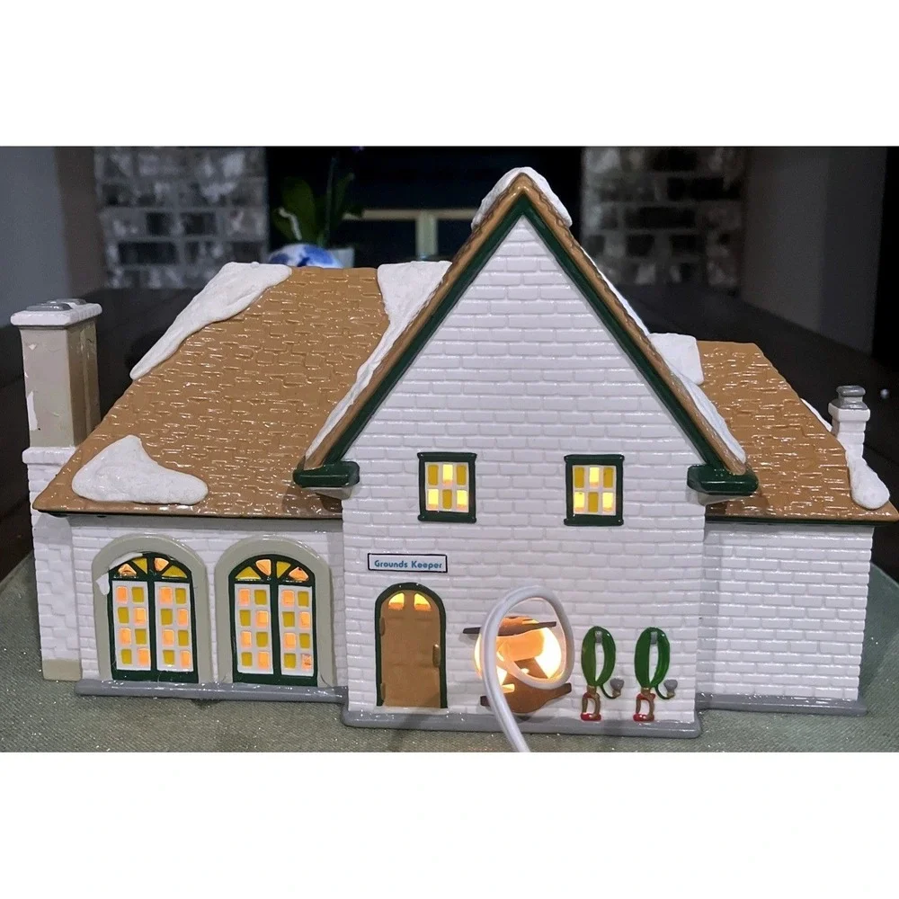 1997 Deptartment 56 Snow Village -  Linden Hills Country Club - With Bonus Golf*